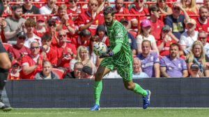 Liverpool-vahti suuntaamassa Italiaan