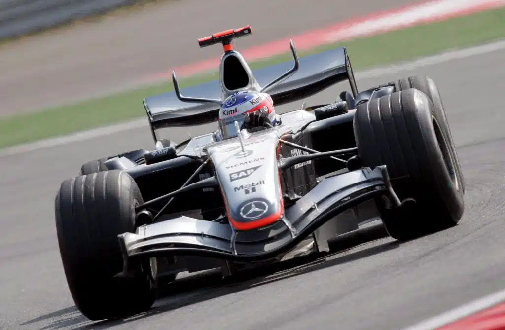 F1-sarja hehkuttaa vuolaasti Kimi Räikköstä