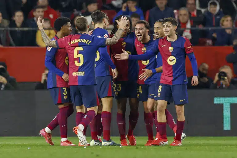 Hurja väite: Kahdeksan pelaajaa pihalle Barcelonasta?