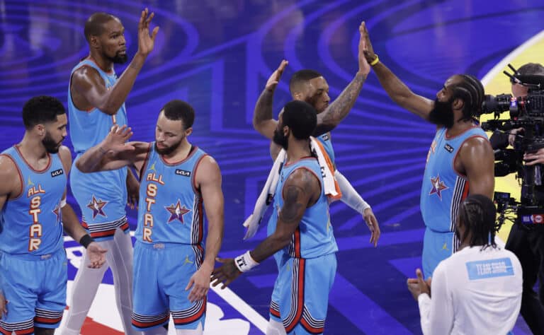 NBA:n supertähdellä on jo olympiakultaa ja MM-kultaa - haluaa nyt lisää arvometallia toisen maan paidassa NBA:n supertähdellä on jo olympiakultaa ja MM-kultaa – haluaa nyt lisää arvometallia toisen maan paidassa
