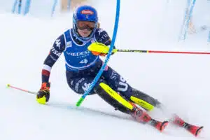 Alppitähti Mikaela Shiffrin jysäytti historiankirjoihin Alppitähti Mikaela Shiffrin jysäytti historiankirjoihin