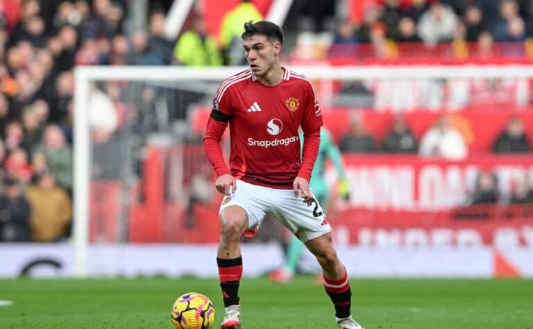 Ruben Amorim repi pelaajansa kappaleiksi joukkueen edessä