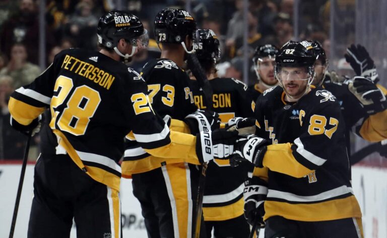 Huippuvalmentaja sai potkut NHL:ssä