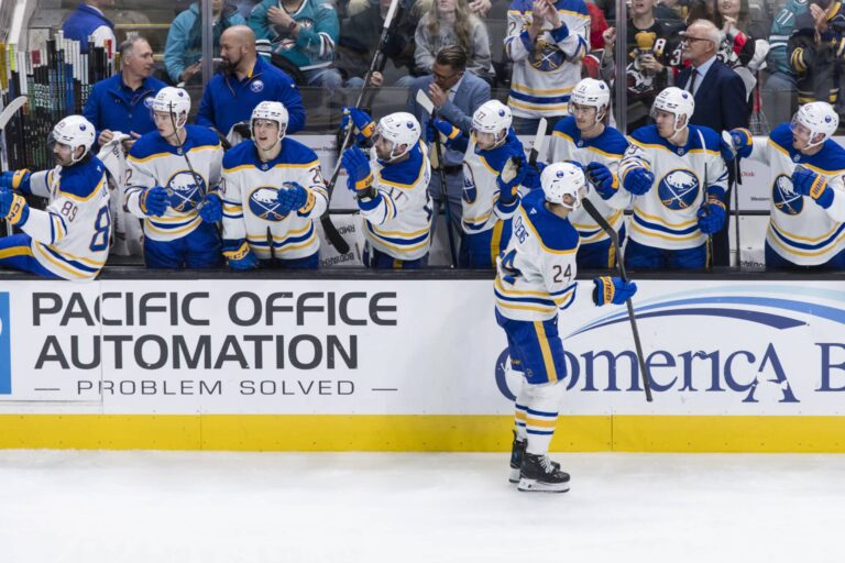 Jarmo Kekäläisen NHL-seuralla valtava tilaisuus – valmentaja ennusti vaikeuksia