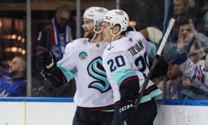 Historiaa tehnyt NHL-valmentaja jättää pestinsä