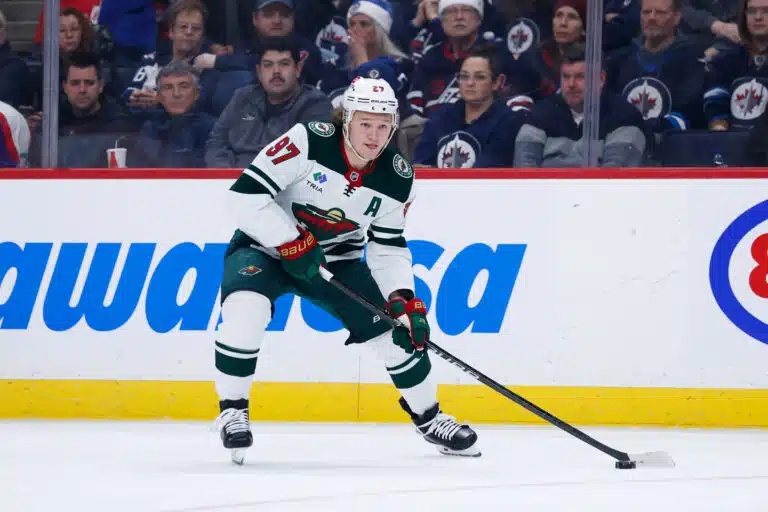 NHL:ssä hierotaan jättisopimusta – tulossa uusi palkkakuningas?