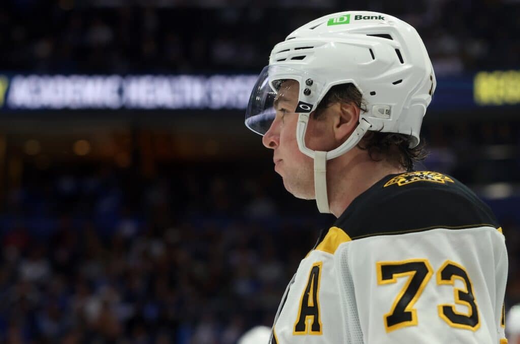 NHL-tähti joutui äkillisesti sairaalaan - päävalmentaja vaitonainen NHL-tähti joutui äkillisesti sairaalaan – päävalmentaja vaitonainen