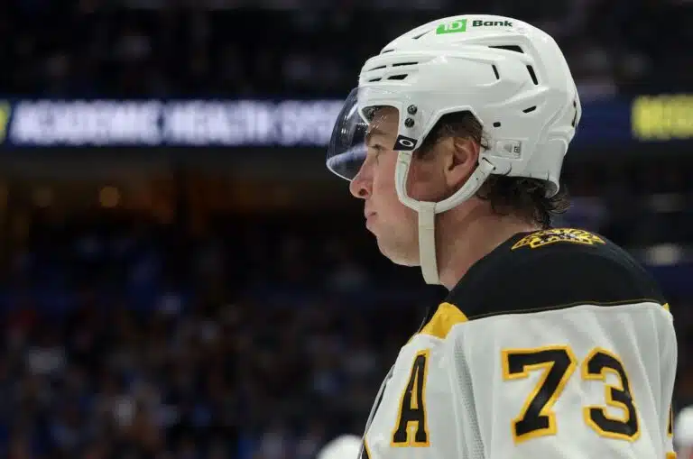 NHL-tähti räjähti medialle – latasi tylyä tekstiä omistaan