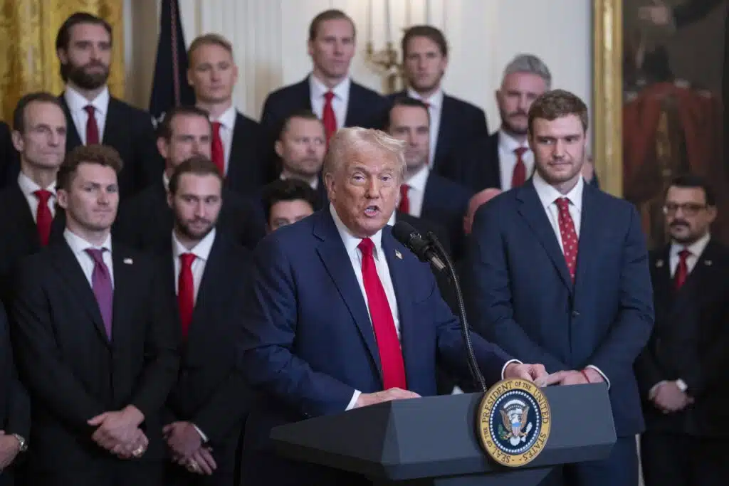 FIFA perusti uuden palkinnon – ja antoi sen Donald Trumpille