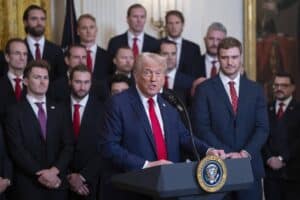 FIFA-pomo ylisti Donald Trumpia – ja toivoo Venäjää takaisin