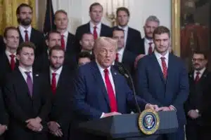 FIFA-pomo ylisti Donald Trumpia – ja toivoo Venäjää takaisin