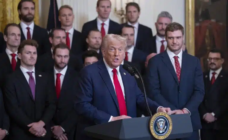 Reissu peruttu – Donald Trump ei saavukaan olympialaisiin Reissu peruttu – Donald Trump ei saavukaan olympialaisiin