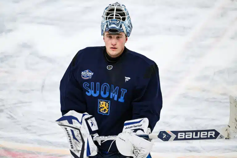 Yön NHL-kierros: Luukkonen jo luukkuvahtina seuraamassa joukkueensa vahvaa menoa