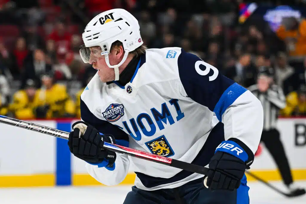 Patrik Laine ulkona