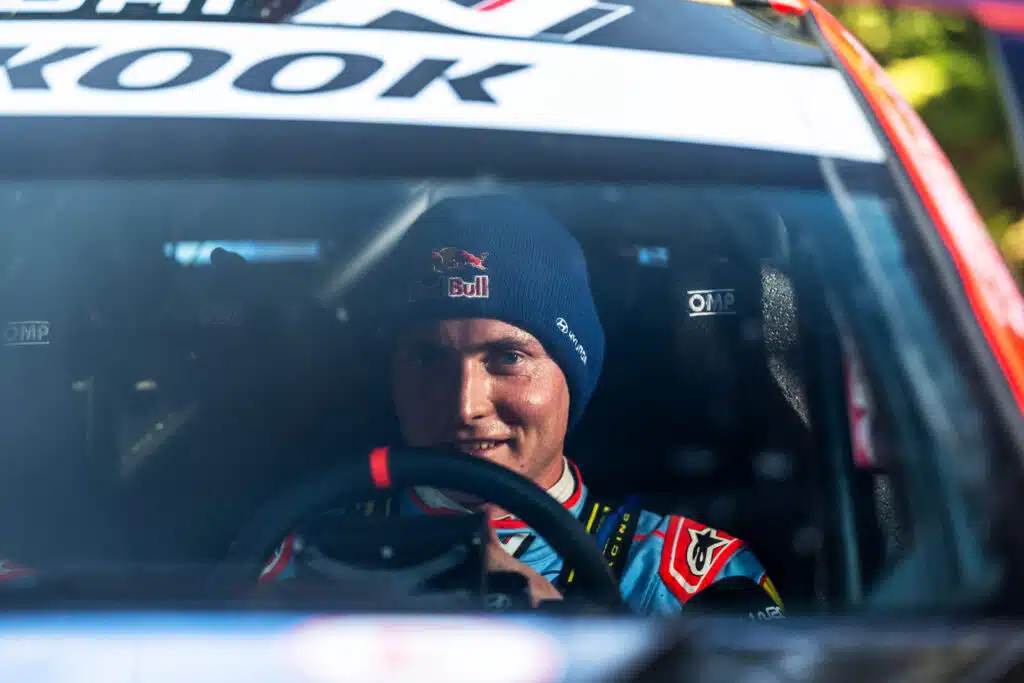 Rallin MM-sarjan ja F1:n kuljettajien kiroilusta tulee puolet halvempaa Rallin MM-sarjan ja F1:n kuljettajien kiroilusta tulee puolet halvempaa