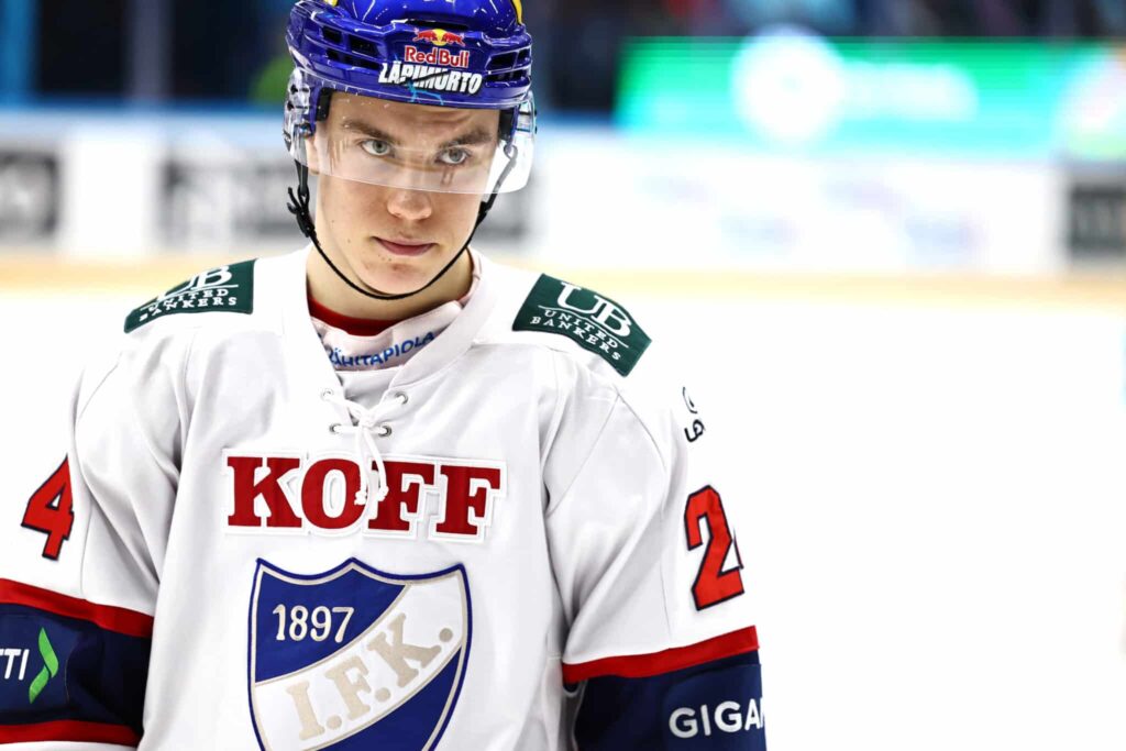 Suomalaiselle lupaukselle NHL-debyytti?