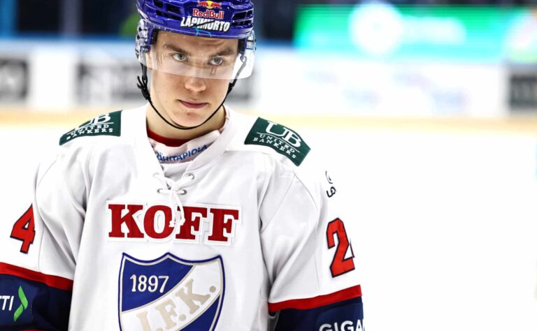 Suomalaiselle lupaukselle NHL-debyytti? Suomalaiselle lupaukselle NHL-debyytti?