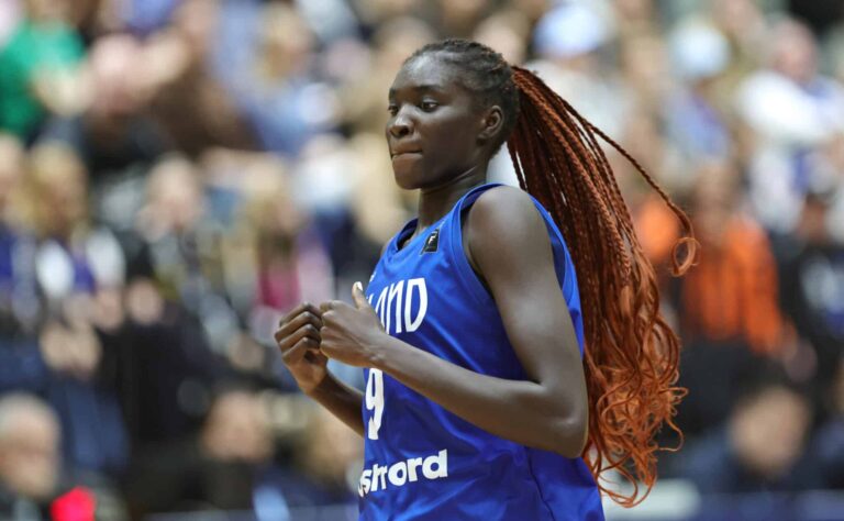 Awak Kuier upeassa iskussa Vantaalla Awak Kuier upeassa iskussa Vantaalla