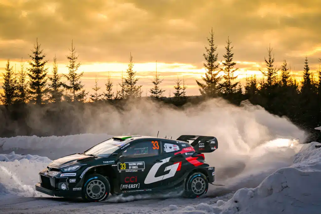 Jari-Matti Latvalalla käväisi pelko puserossa Ruotsin MM-rallissa