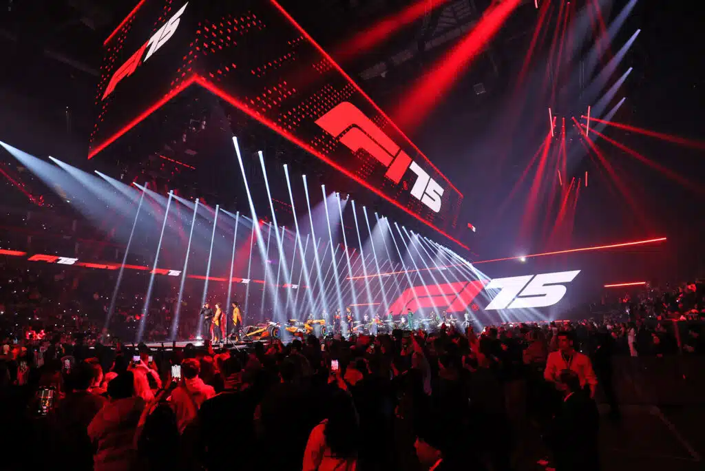 Tässä se nyt on – Ferrarin F1-auton väritys