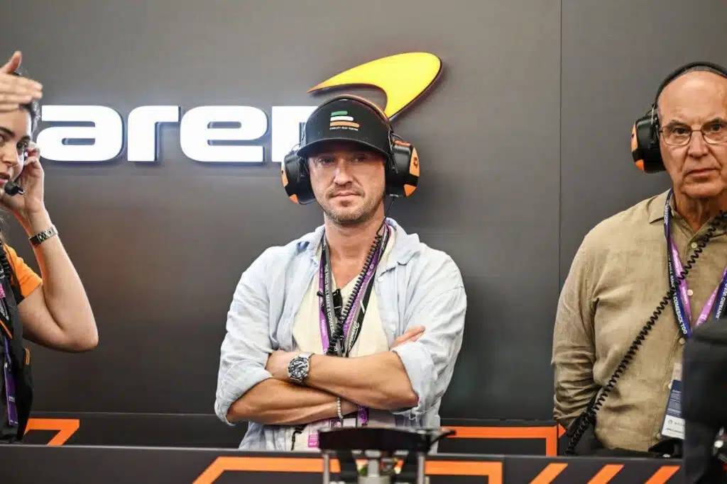 Harry Potter-tähti debytoi kilpakuljettajana – saa ajaa todellista ”petoa”