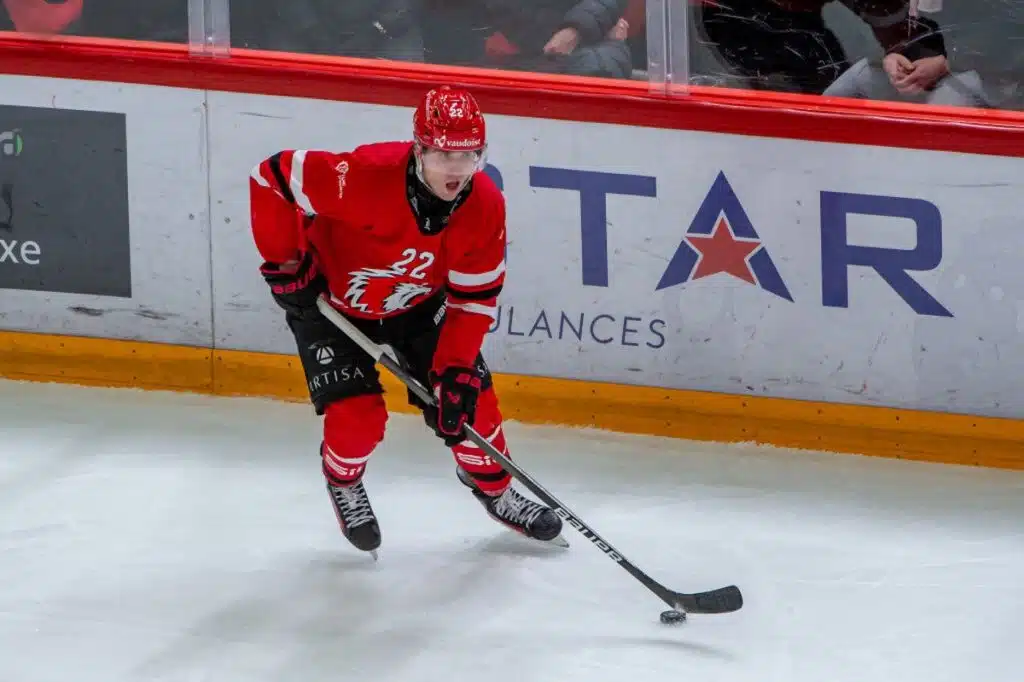 Entisen suomalaisen NHL-pelaajan kausi päättyi loukkaantumiseen Entisen suomalaisen NHL-pelaajan kausi päättyi loukkaantumiseen