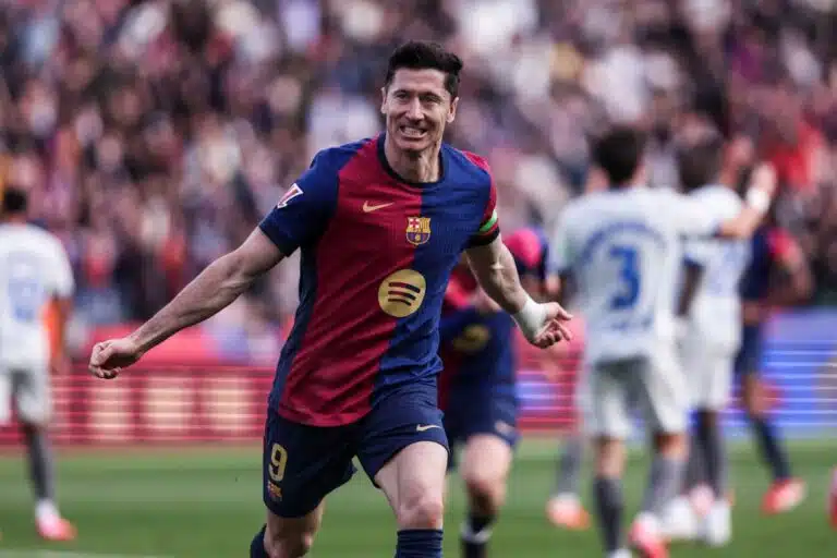 Edes punainen kortti ei hidastanut FC Barcelonaa, Italian mestaruustaistelu sai lisää jännitettä