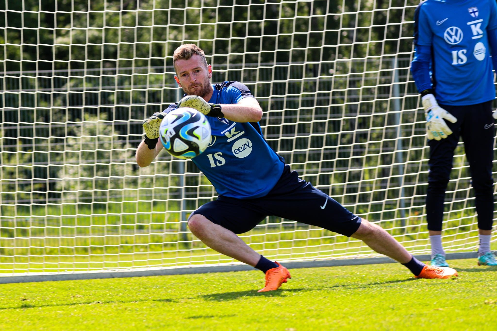 Lukas Hradecky ei tyrmää kuumaa TPS-huhua