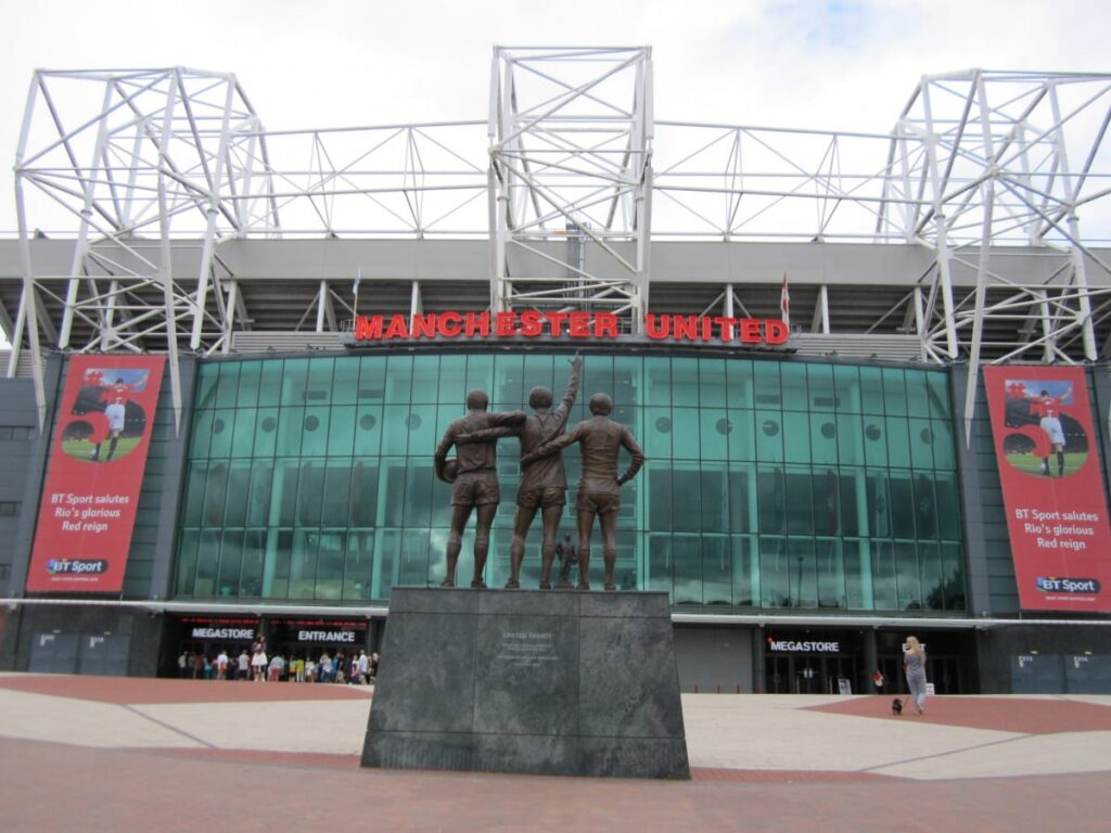 Manchester United valmistelee kaappausta Mercedeksen F1-tallista Manchester United valmistelee kaappausta Mercedeksen F1-tallista