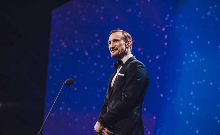 Sami Hyypiä sai arvostetun palkinnon – ”Meriitit ovat niin merkittävät”