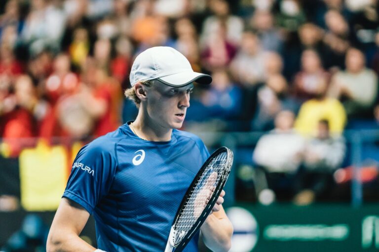 Emil Ruusuvuori palaa pelikentille – Suomen tennislegenda selostaa