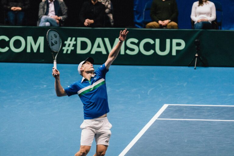 Näin Harri Heliövaara kommentoi Novak Djokovicin kaatamista