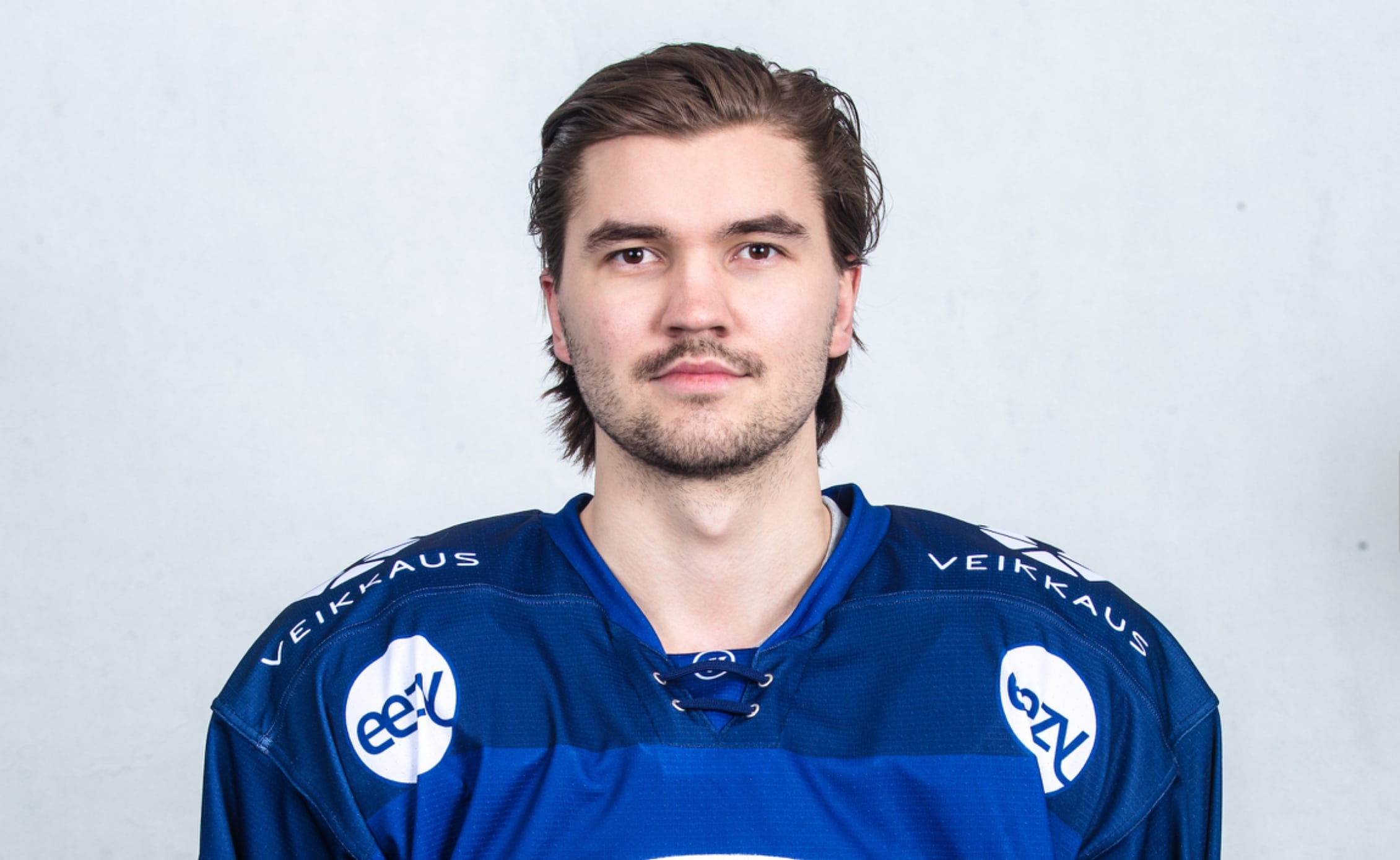 Kulta-Leijonalle lähtö ruotsalaisseurasta