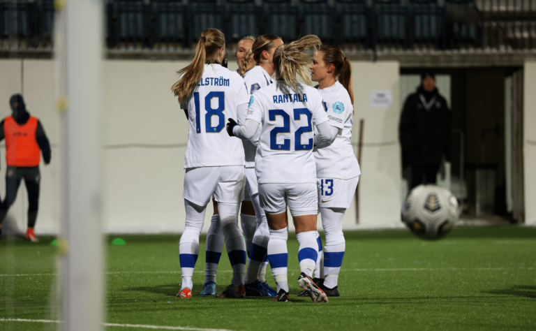 Helmarit sai komeasti maalihanat auki