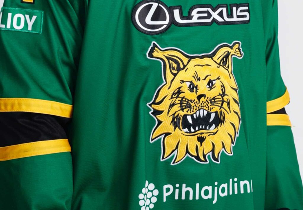 Ilveksellä kasvaa poikkeuksellinen lupaus – 15-vuotias tykittää hurjaa jälkeä A-junioreissa Ilves, logopaita