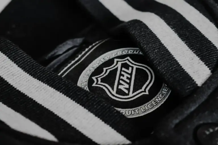Pitkän linjan NHL-selostaja on kuollut