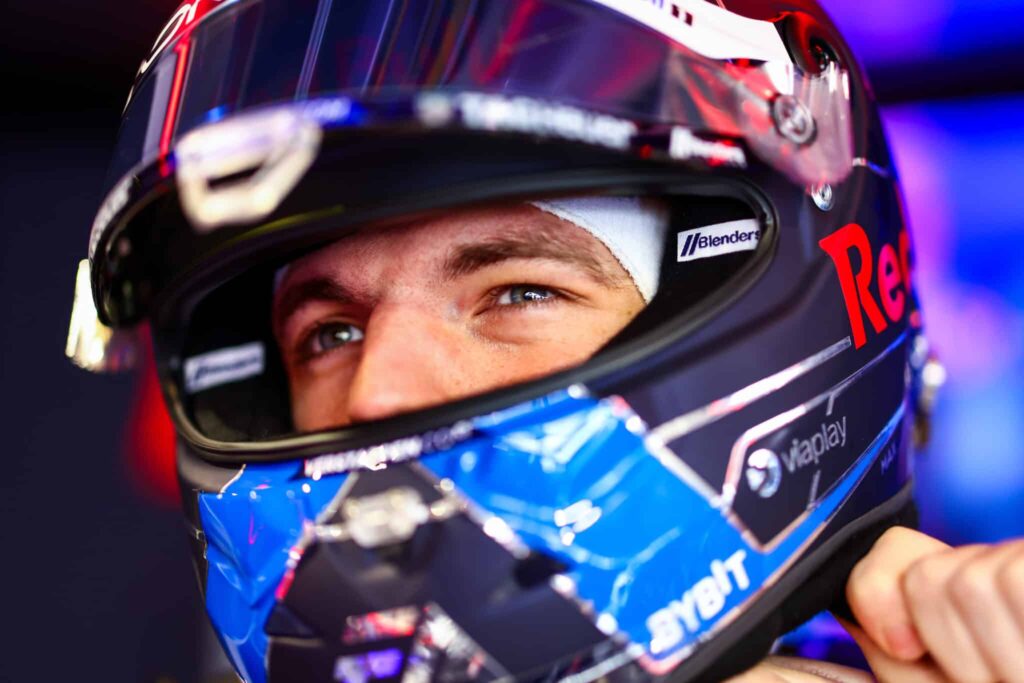 Max Verstappen testasi Aston Martinin autoa Max Verstappen testasi Aston Martinin autoa