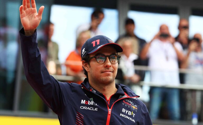 Sergio Perez lähetti pahaenteisen viestin Christian Hornerille potkujen jälkeen – ennustus piti täysin paikkansa