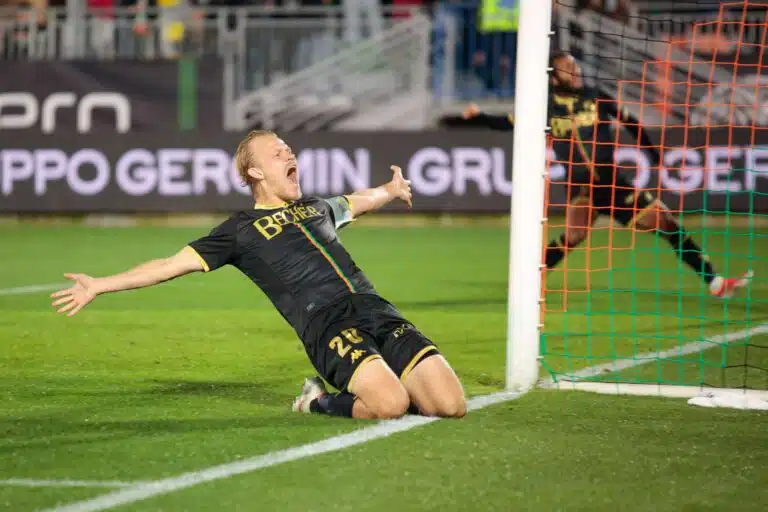 Joel Pohjanpalo säkenöi – maalitili aukesi uudessa seurassa
