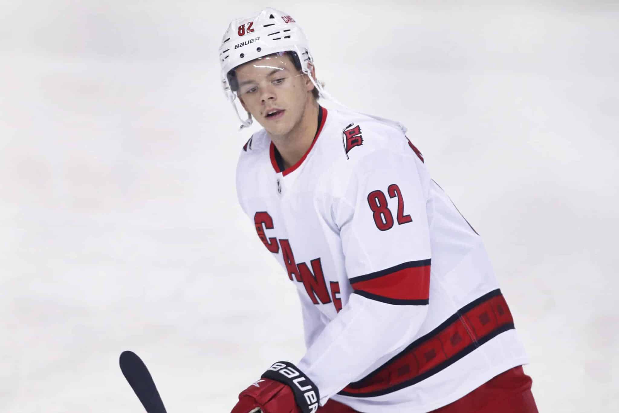 Jesperi Kotkaniemi järjesti upean show’n NHL:ssä
