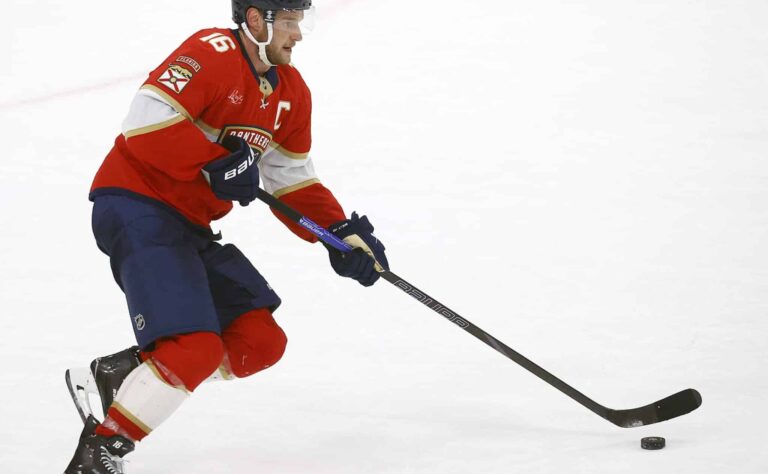Aleksander Barkov nimettiin jälleen ehdokkaaksi arvostettuun NHL-palkintoon