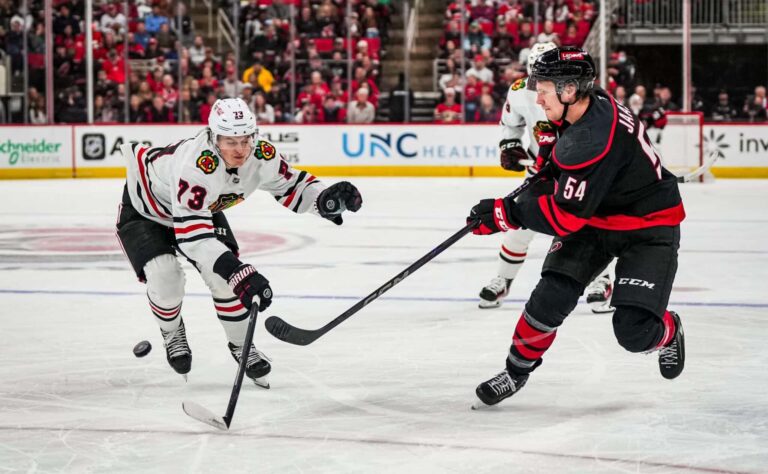 Suomalaishyökkääjä kutsuttiin NHL:n tulikuumaan seuraan