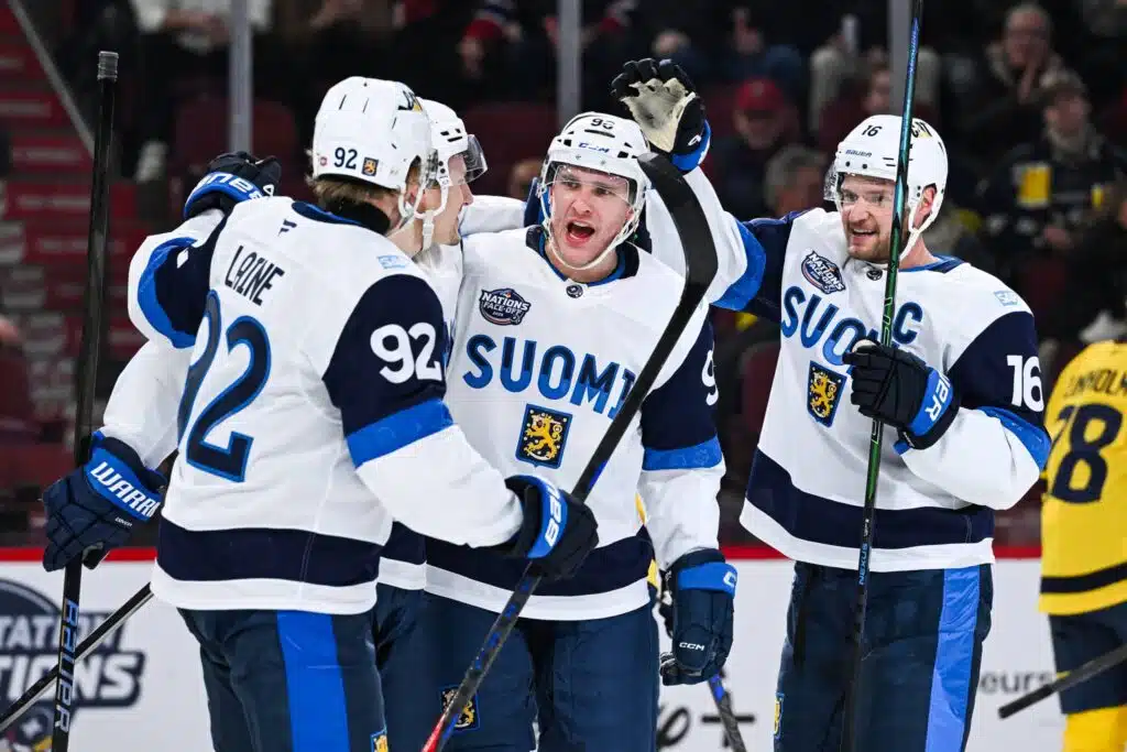 Olympiakiekon yllä leijuu iso tumma pilvi