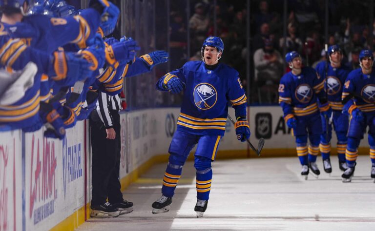 Vähälle huomiolle jääneen suomalaisen NHL-puolustajan siirrosta paljastus – ”Olin jo ehtinyt odottaa kauppaa”