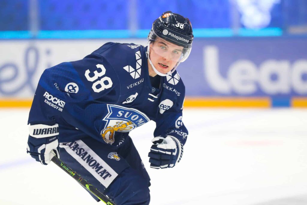 Suomalaishyökkääjä sai kutsun NHL:ään Suomalaishyökkääjä sai kutsun NHL:ään