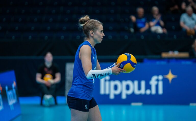 Suomen lentopallonaisten EM-kisaunelma murskaksi karulla tavalla