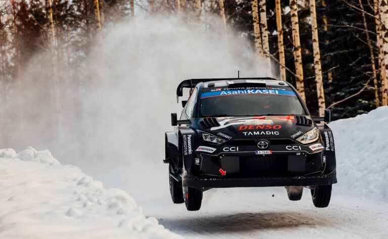 Kalle Rovanperää otti rajusti päähän – mieletön voittotaistelu Ruotsin MM-rallissa (ek17)