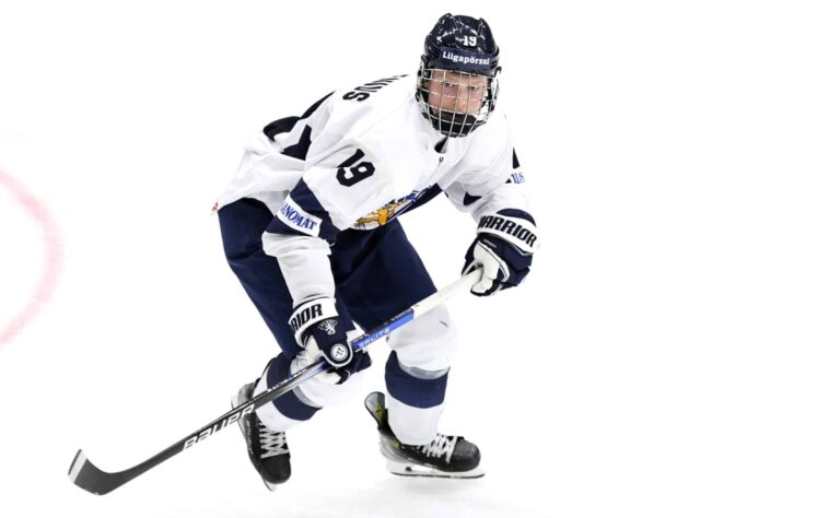 Missä on Konsta Helenius? Nuorten Leijonien päävalmentaja vastasi Missä on Konsta Helenius? Nuorten Leijonien päävalmentaja vastasi