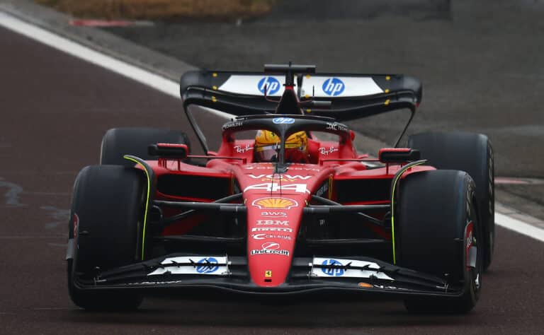 F1-legenda haluaa Lewis Hamiltonin toistavan Kimi Räikkösen tempun Ferrarilla