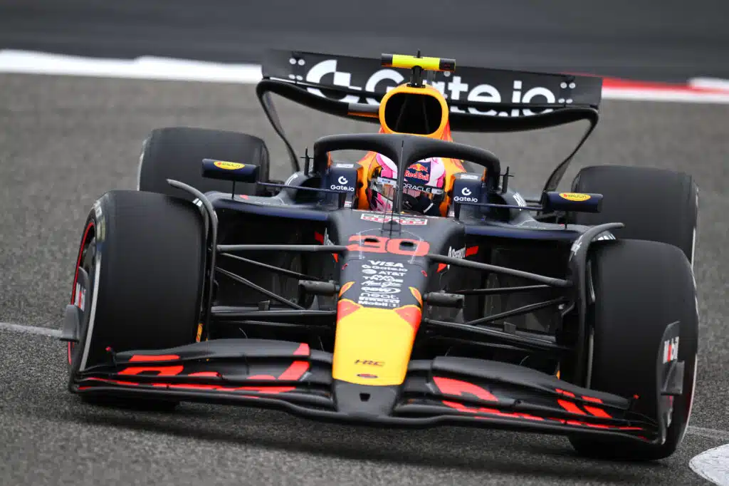 Red Bull-pomo viittasi kintaalla huolille – teki paljastuksen tulokaskuljettajan ongelmista